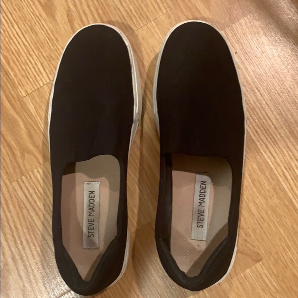 Steve Madden Navy Blue Slip in Sneaker Size 8.5